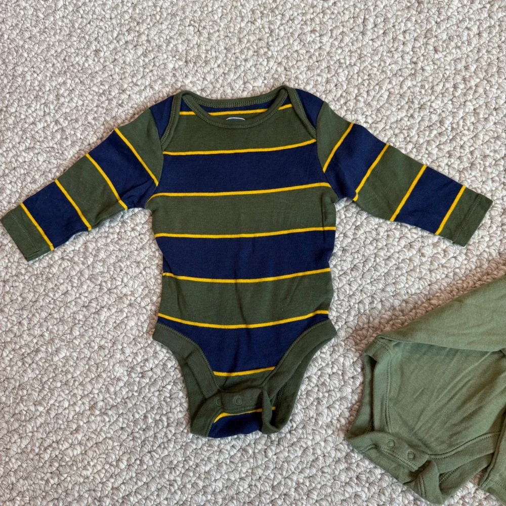 Old‎ Navy Baby Bodysuits Size 3-6M Olive Green Striped Wild Long Sleeve Boys